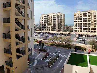 Spacious Apartment| Community view| Well Maintained