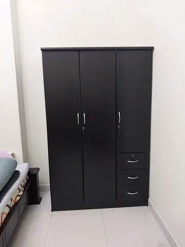 Brand new 3.door wardrobe available Made in Thailand