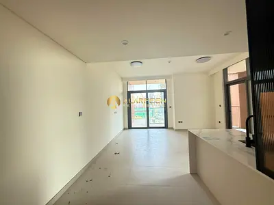 Higher floor | Spacious layout | Prime location