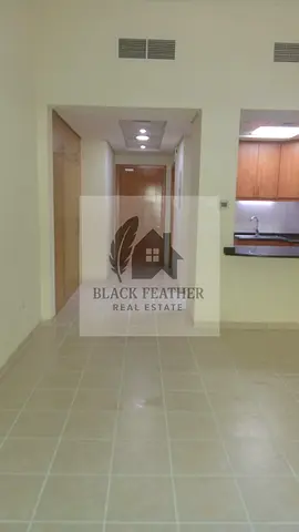 Studio for Rent Walking distance to metro @ 42k