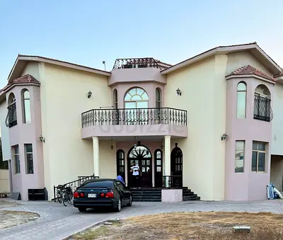 Studio room available in villa kitchen washroom attached