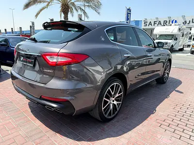 صورة 6 لـ 2020 Maserati LEVANTE