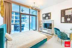 Modern Larger Studio Fully Furnished 12 Cheques