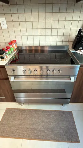Stainless Steel Electric Ceramic Hob Cooker with Oven - Good Condition