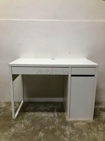 IKEA MICKE Desk (105x50x75 cm)