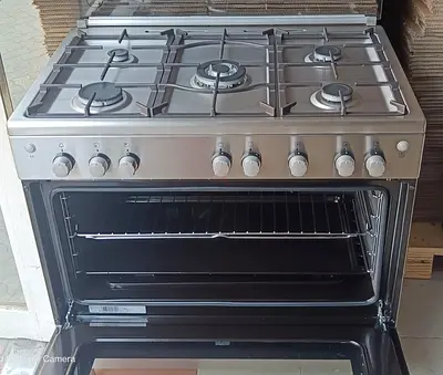 Electrolux Brand Full Gas 5 Burner Cooker Range 
Oven with Fan .
Same Like New condition working.
