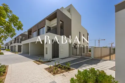 Vacant | Closed Kitchen | Twin Villa