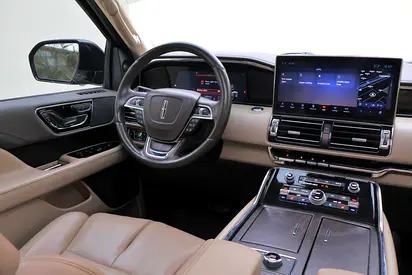 صورة 9 لـ 2023 Lincoln NAVIGATOR