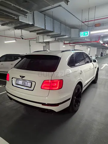 2017 Bentley Bentayga W12 AWD | GCC Specs | Pristine Condition
