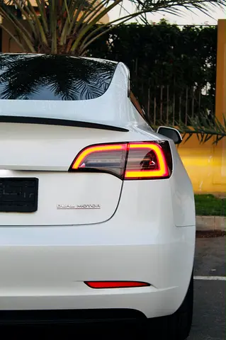 2023 Tesla MODEL 3 — миниатюра 16