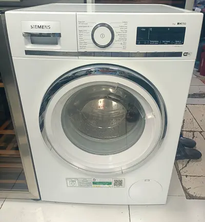 Siemens iQ700 front-load washing machine 9kg, with WiFi good working condition