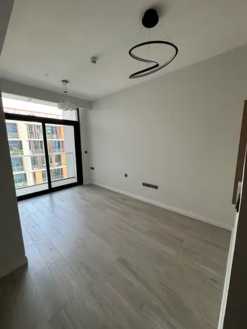 Modern studio | Unfurnished | High floor with community views