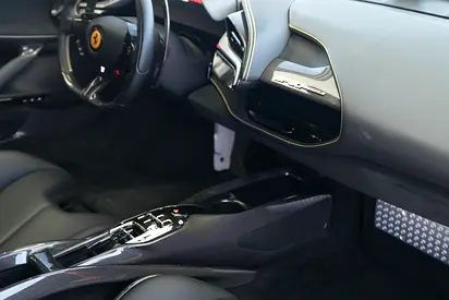 2022 Ferrari SF90 STRADALE — миниатюра 14