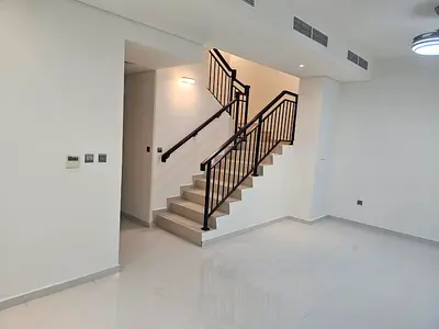 Unfurnished | Vacant | Spacious Layout