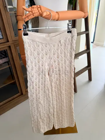 Zara girl trousers in cream size 8-9