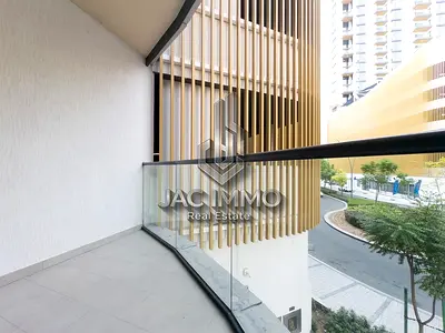 Ready to Move In| Spacious Modern Creek Living