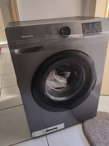 Hisense front-load washing machine 6kg - good condition