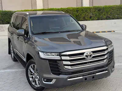 Toyota Land Cruiser GXR 2015 GCC specs Facelifted 2025 V6 4.0L Excellent Condition