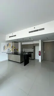 VACANT / LOW FLOOR / WELL MAINTAINED