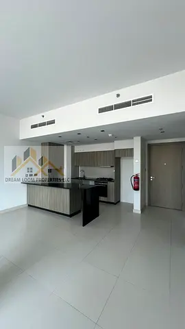 VACANT / LOW FLOOR / WELL MAINTAINED