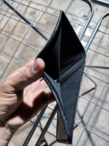 Black WaxPullUp Leather Bifold Wallet for Men