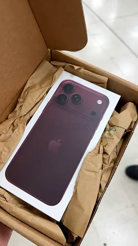 Iphone 18 pro max burgundy 256GB TDRA FOR SALE