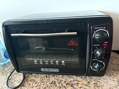 Black+Decker countertop toaster oven - used
