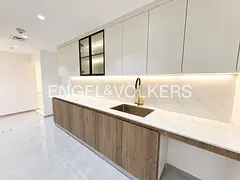 Beautifully Upgraded | Vacant Now | Closed Kitchen