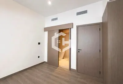Single Row Unit | Lagoon Living | Spacious Layout