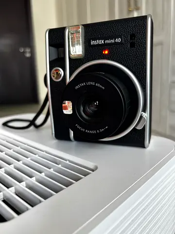 Fujifilm Instax Mini 40 Instant Film Camera - Retro Black (Like New)