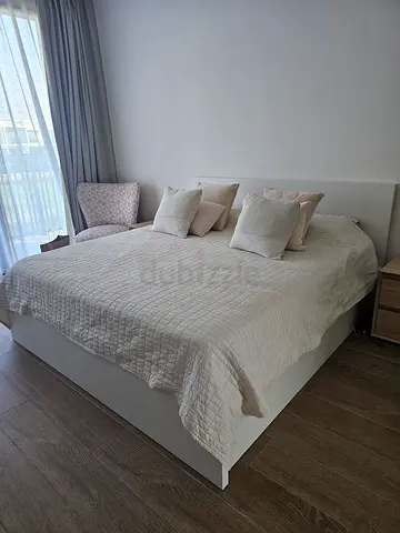 White Bed 180x200 with storage