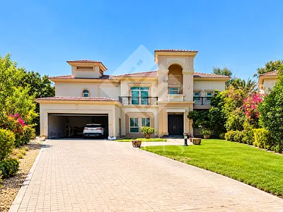 Direct Lakefront with Private Pool | Vacant on Transfer