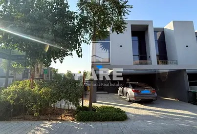 للبيع لقطة تاون هاوس 3 غرف نوم في مسار