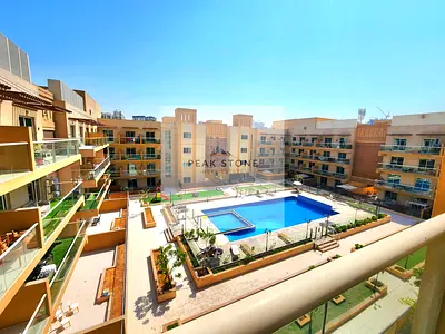 5k Monthly including bills | Pool View