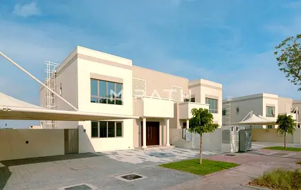 ELEGANT VILLA | PRIVATE GARDEN | PREMIUM COMMUNITY