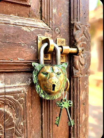 Real antique Lion-Head Brass Padlock with Keys
