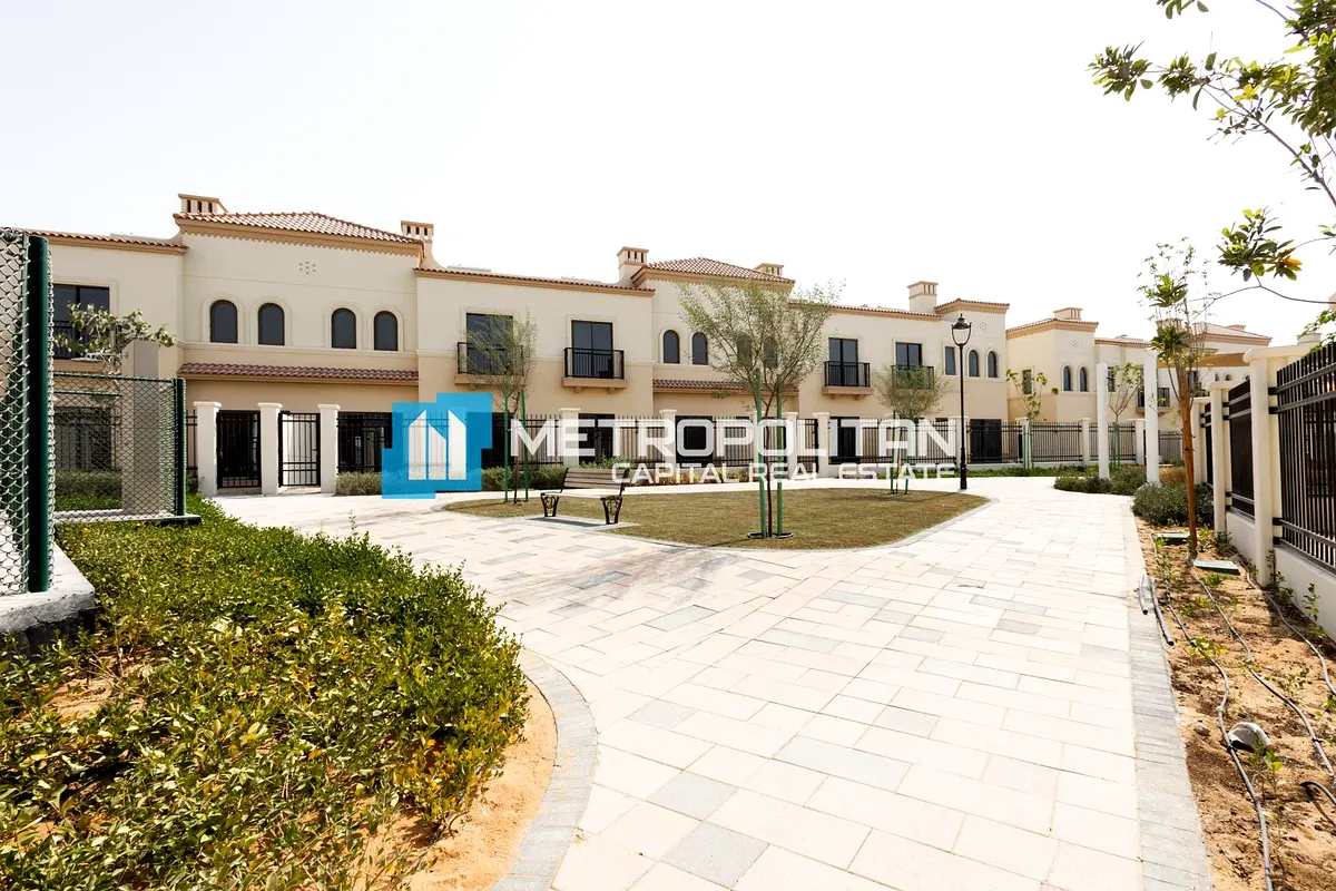 Hot Deal | 3BR+Maids | Double Row Villa | Corner