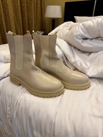 Never worn Tony Bianco leather boots US size 10 / EU 40.5