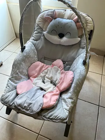 JUNIORS Baby Rocker