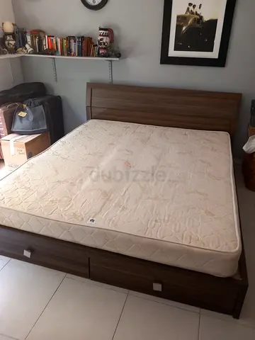 King size bed