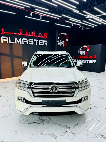 Toyota Land Cruiser VXR 2017 GCC Specs