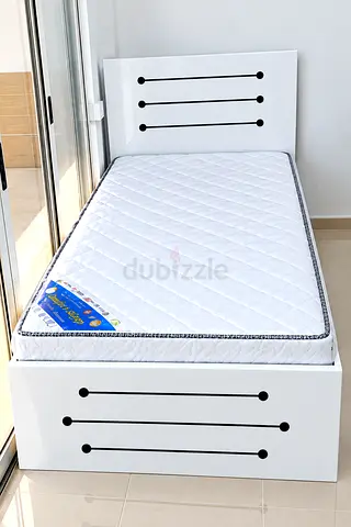 Brand new single 90x190 size wood bed including madical mattres available