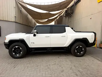 2022 GMC HUMMER — фото 3