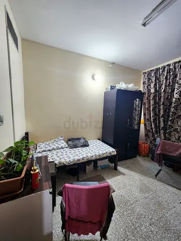 Executive Indian lbachelors bed space available in shabiya 11.