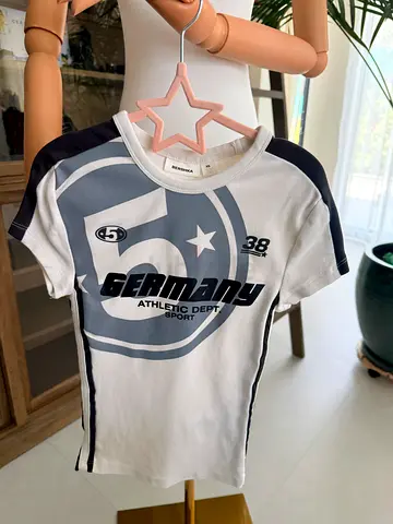 Bershka t-shirt size XS
