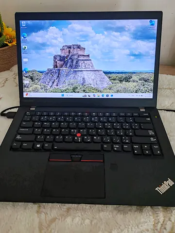 Lenovo ThinkPad X1 Carbon 5th Gen - i7 / 16GB / 512GB - Business Laptop