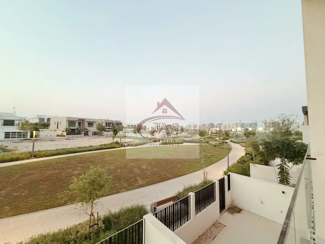 Direct on Park| Next to Pavilion| Corner