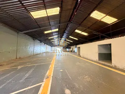 WAREHOUSE | FITTED | HIGH CONNECTIVITY