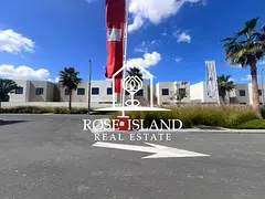 Ready To Move In|Upgraded Unit| Get It Now