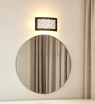 Round wall mirror - 80 cm diameter.